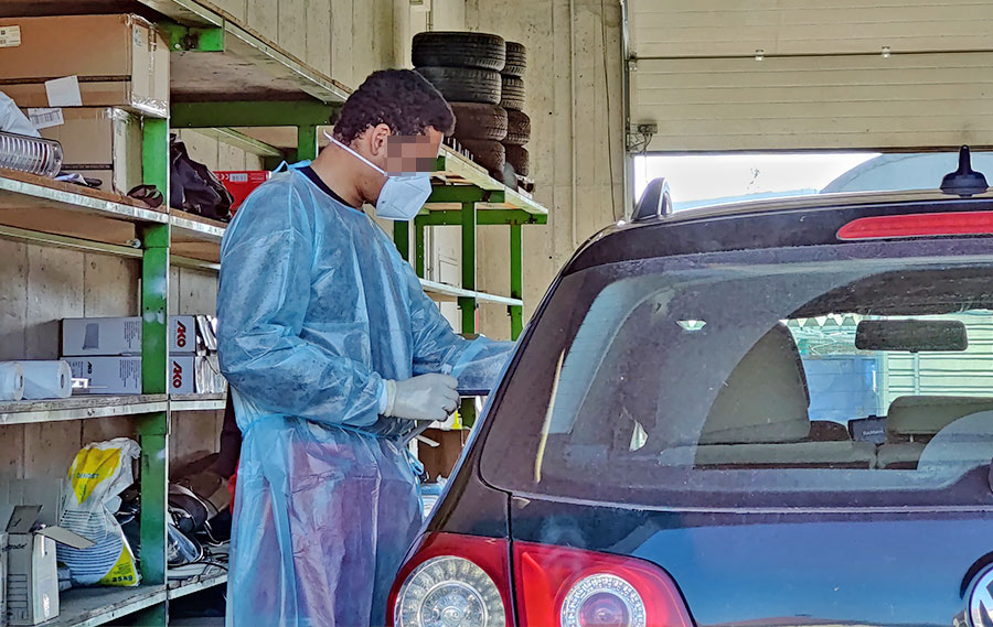 Teststraße in einer ehemaligen Autowerkstatt in Niederösterreich