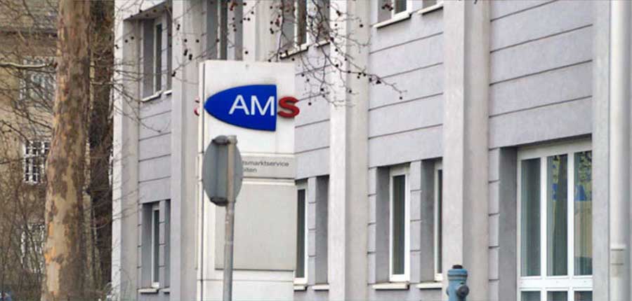 Jugend-Arbeitslosigkeit erstmals seit mehr als drei Jahren rückläufig