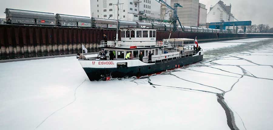 MS Eisvogel im Dauereinsatz: Erstmals seit 2017 frieren Wiener Gewässer wieder zu